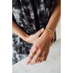 Rigid twisted bracelet gold